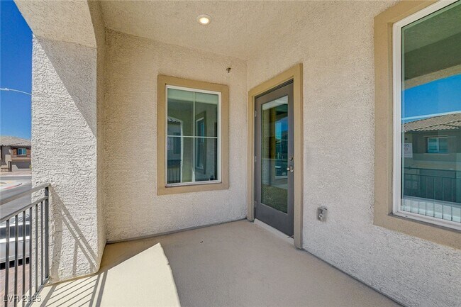 Building Photo - 206 Callen Falls Ave