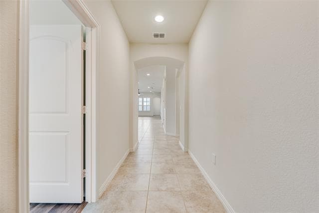 Building Photo - 2501 Temple Dr