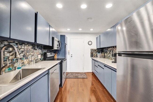 Building Photo - 2201 S Ocean Dr