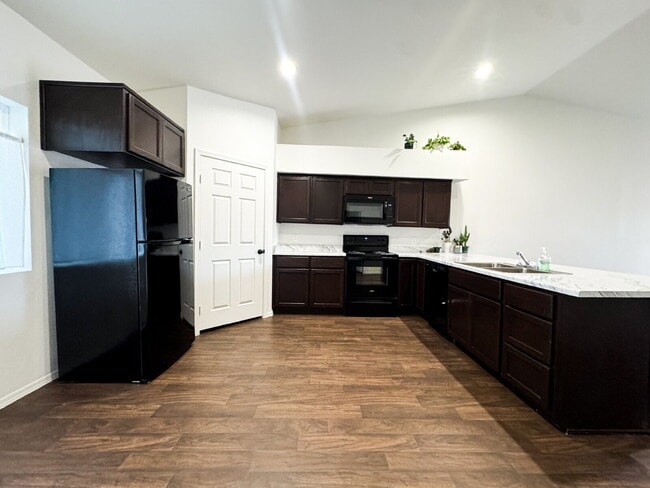 Building Photo - "Charming 3-Bedroom, 2 Bathroom Home in Yuma!"