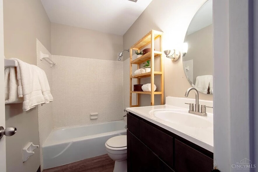 Building Photo - 9767 Bunker Hill Ln