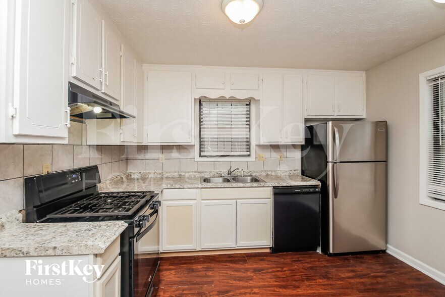 Building Photo - 2475 Smith Ave SW