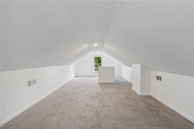 Building Photo - HOME FOR THE HOLIDAYS SPECIAL!-4 BEDROOM HOME IN FOX CHAPEL