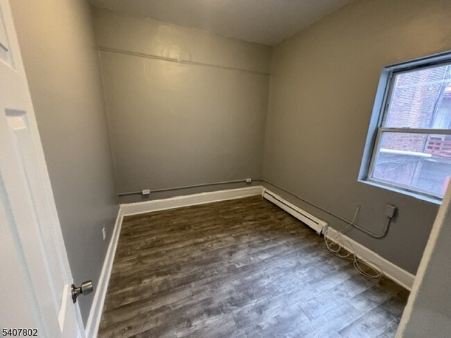 Building Photo - 197 North Ave