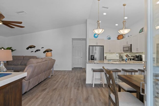 Building Photo - 4860 S Tromp Lp