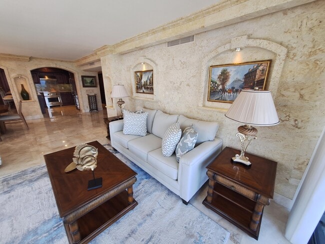 Building Photo - 3400 N Ocean Dr