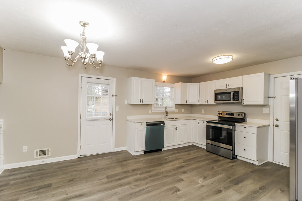 Building Photo - 6492 Meadowlark Dr