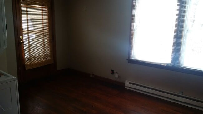Primary Photo - Private 1 bed/1 bath house by IU Golf Course!