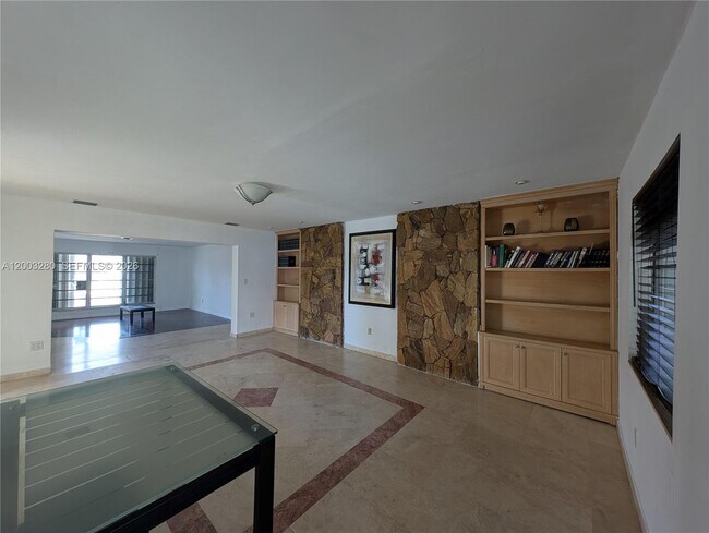 Building Photo - 1900 NE 186th Dr