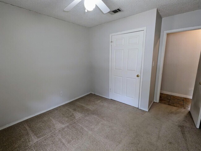 Building Photo - 7002 Lanier Dr