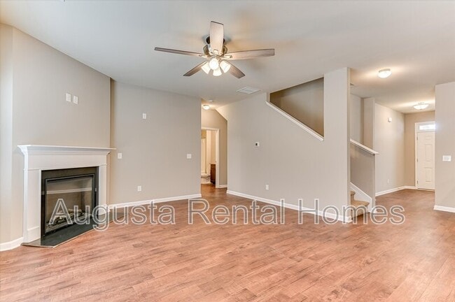 Building Photo - 5060 Vine Ln
