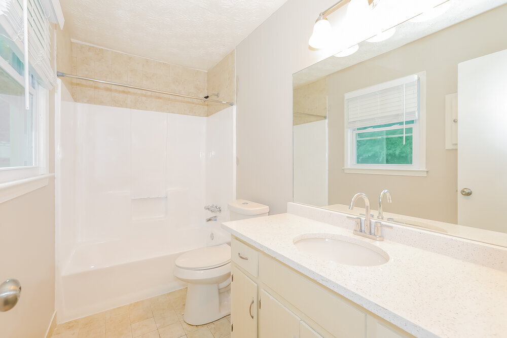 Building Photo - 3872 Cloudland Dr