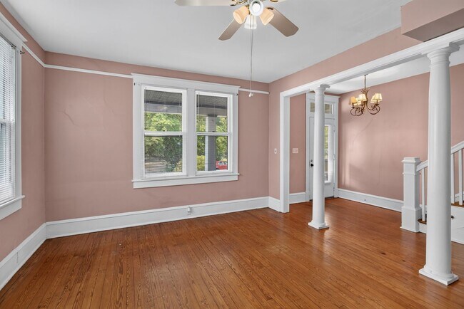 Building Photo - 325 50th St