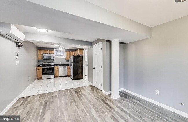 Building Photo - 1316 Van Buren St NW
