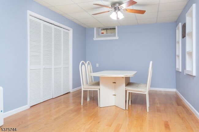 Building Photo - 35 Leah Way