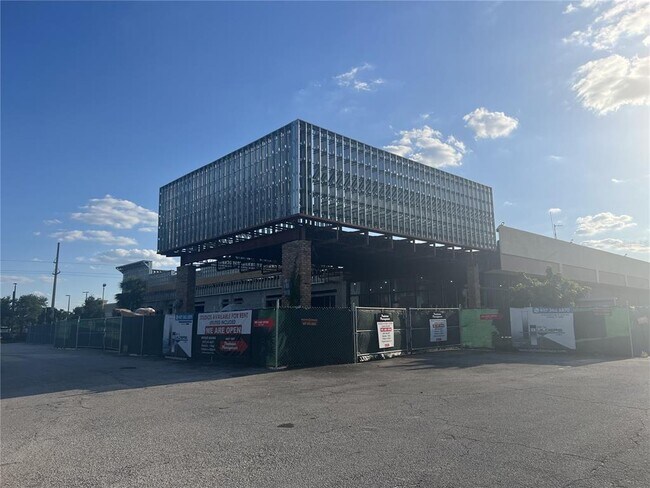 Building Photo - 7900 S Orange Blossom Trail