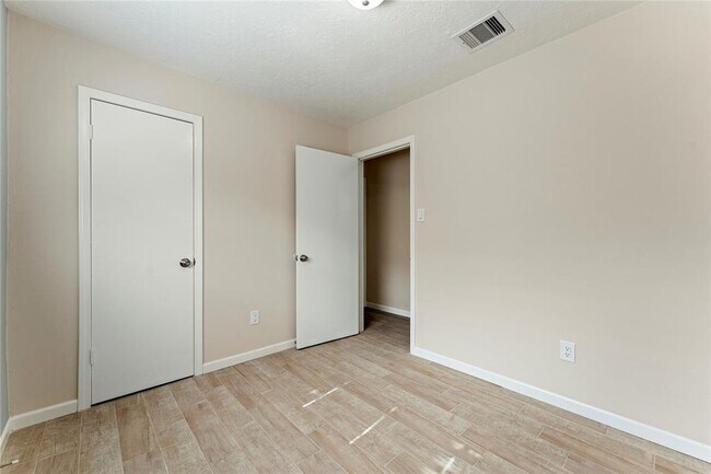 Building Photo - 1410 PI Cir