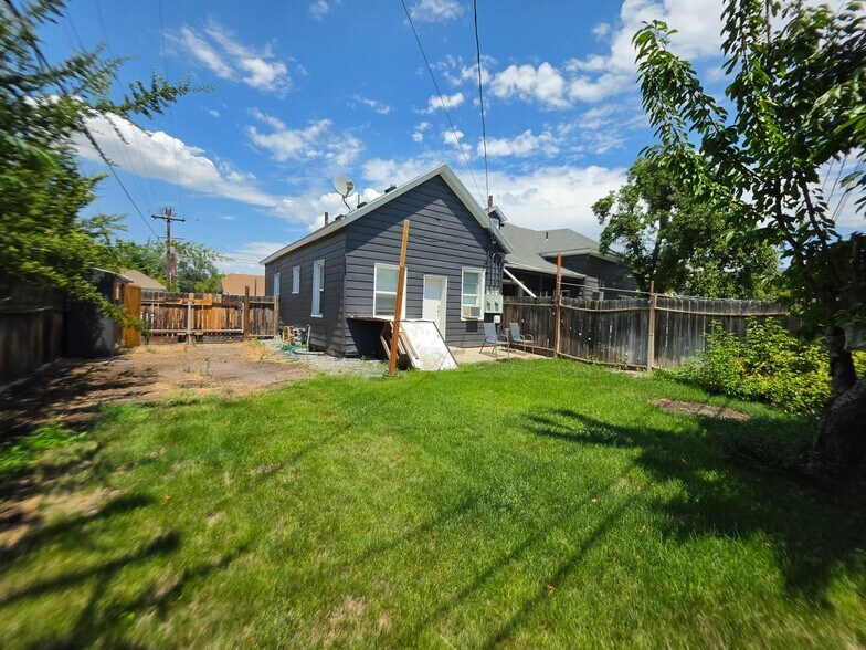Building Photo - 724 Downington Ave S