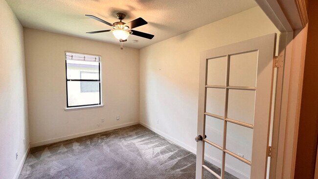 Building Photo - 180 Tuscany Bend St