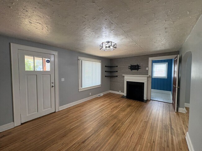 Building Photo - Charming 2/2 With Fenced In Backyard Move In Ready Now!