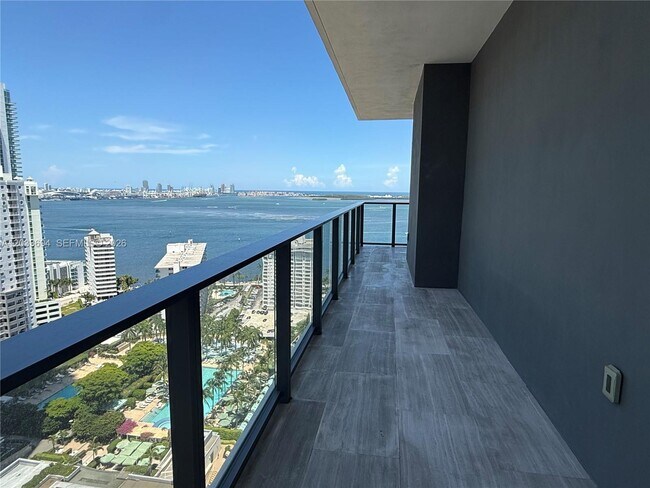 Building Photo - 1451 Brickell Ave