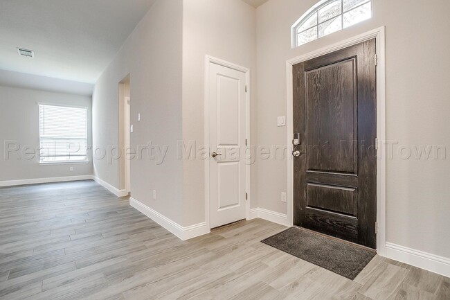 Building Photo - CHARMING, 2022 NEWLY BUILT BEAUTIFUL 4 BD,...