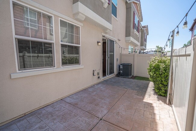 Building Photo - Beautifully Remodeled 3-Bedroom Home in Sa...