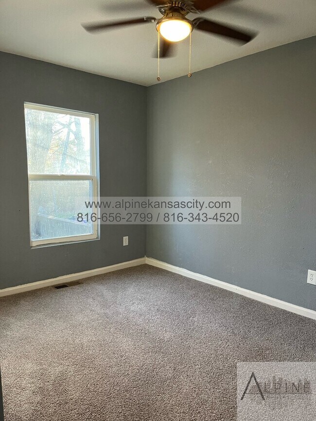 Building Photo - Fresh & Updated, Vouchers OK!