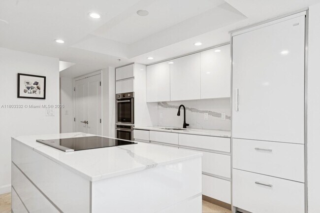 Building Photo - 3000 N Ocean Dr