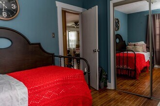 Building Photo - Centrally located bungalow!