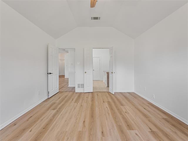 Building Photo - 3651 Willow Creek Dr