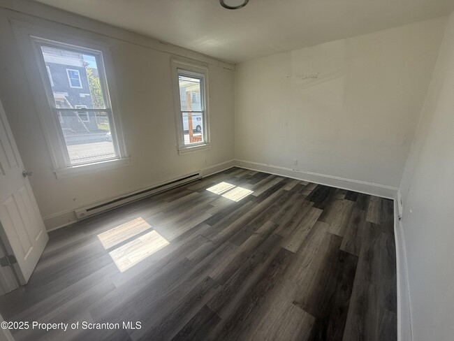Building Photo - 602 Prospect Ave