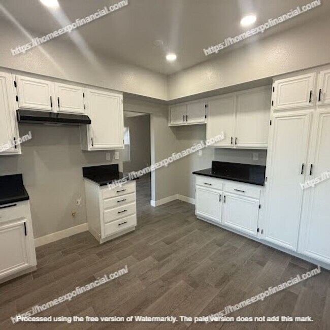 Building Photo - Nice Home For Rent