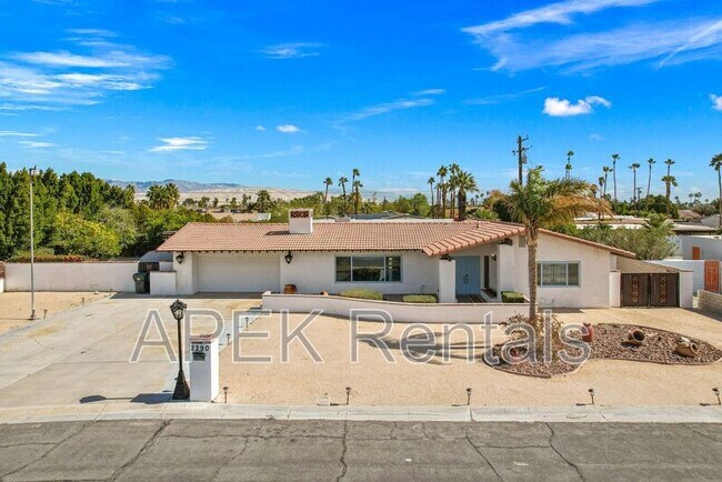 Building Photo - 2290 N Victoria Rd