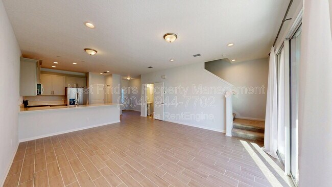 Building Photo - 215 Pine Bluff Dr