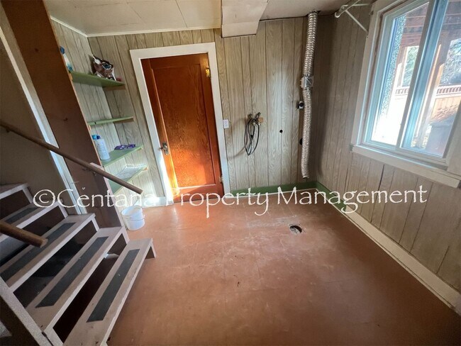 Building Photo - 1320 W Gold St