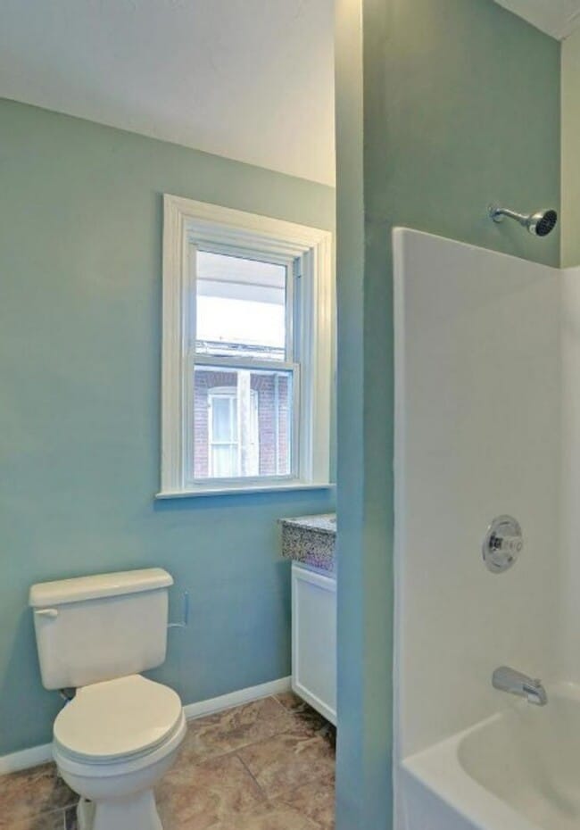 Building Photo - Coming Soon - Spacious 4 Bedroom, 1 Bath H...