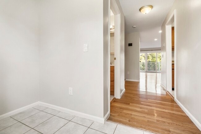 Building Photo - 18 Hovey Pond Dr