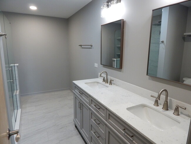 Building Photo - 2223 Seaver Ln