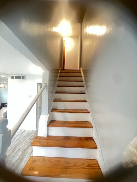 Building Photo - 4420 E 154th St