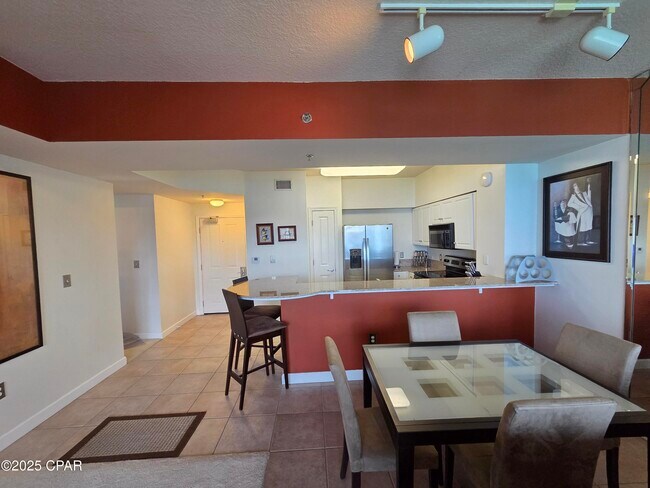 Building Photo - 9900 S Thomas Dr
