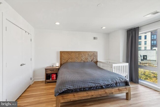 Building Photo - 1119 N Howard St