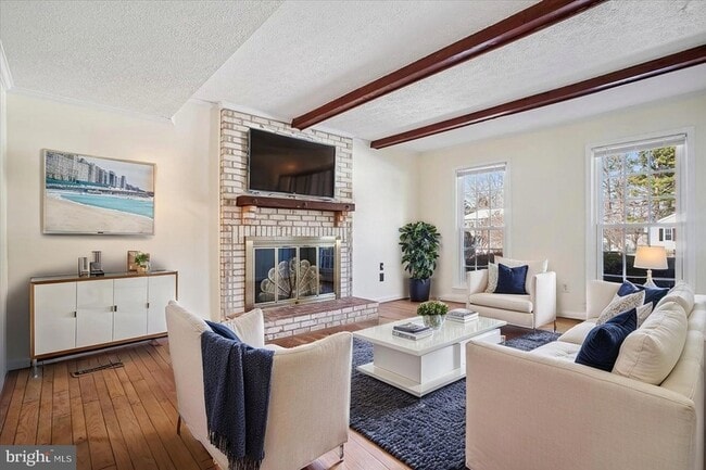 Building Photo - 1221 Forestville Dr