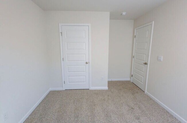 Building Photo - MOVE IN SPECIAL-Beautiful home available for rent