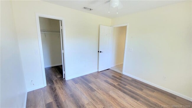 Building Photo - 3873 SW La Fleur St