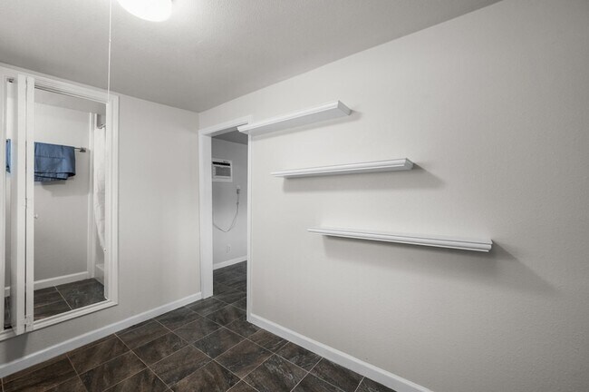 Building Photo - 5519 Chapman St