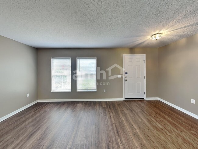 Building Photo - 309 Verdi St