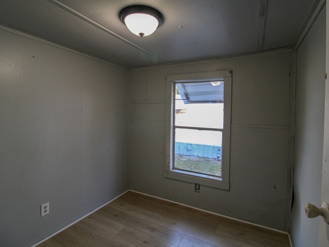 Building Photo - 36 Simmons Cir