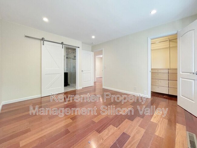 Building Photo - 772 Springwood Dr