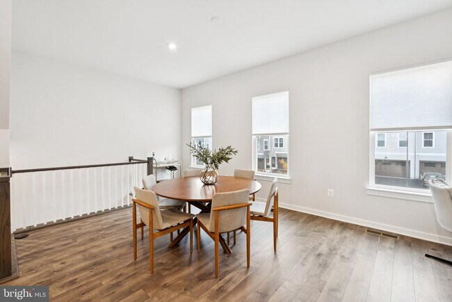 Building Photo - 1750 Blue Spruce St